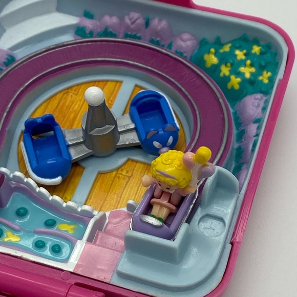 Vintage 1989 Polly Pocket Bluebird Toys Polly's Funfair Pollyworld + Doll & Car - Picture 6 of 12